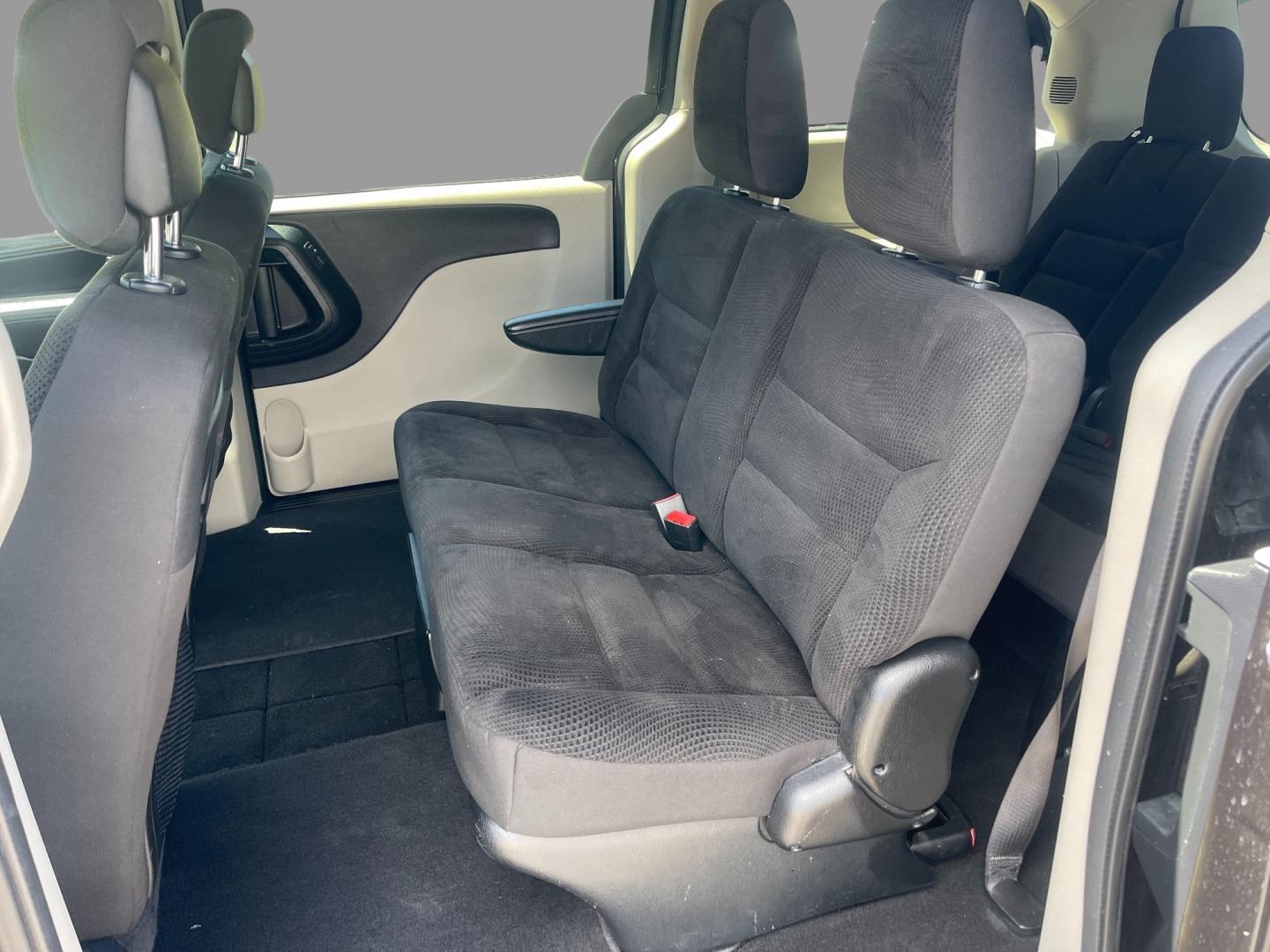 2019 Black /Black Dodge Grand Caravan SE (2C4RDGBG6KR) with an 3.6L V6 DOHC 24V engine, 6A transmission, located at 547 E. Main St., Orwell, OH, 44076, (440) 437-5893, 41.535435, -80.847855 - This 2019 Dodge Grand Caravan SE presents a practical and spacious option for families or travelers needing room for seven passengers. Powered by the robust 3.6L Pentastar V6 engine paired with a 6-speed automatic transmission, it delivers a smooth and reliable driving experience. This model boasts - Photo#28
